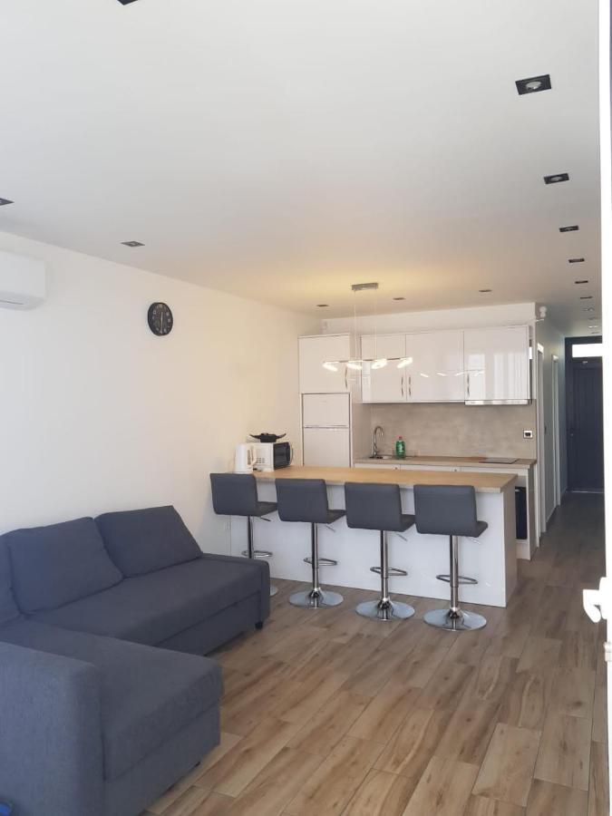 Family Comfortable Apartment Арона Екстер'єр фото