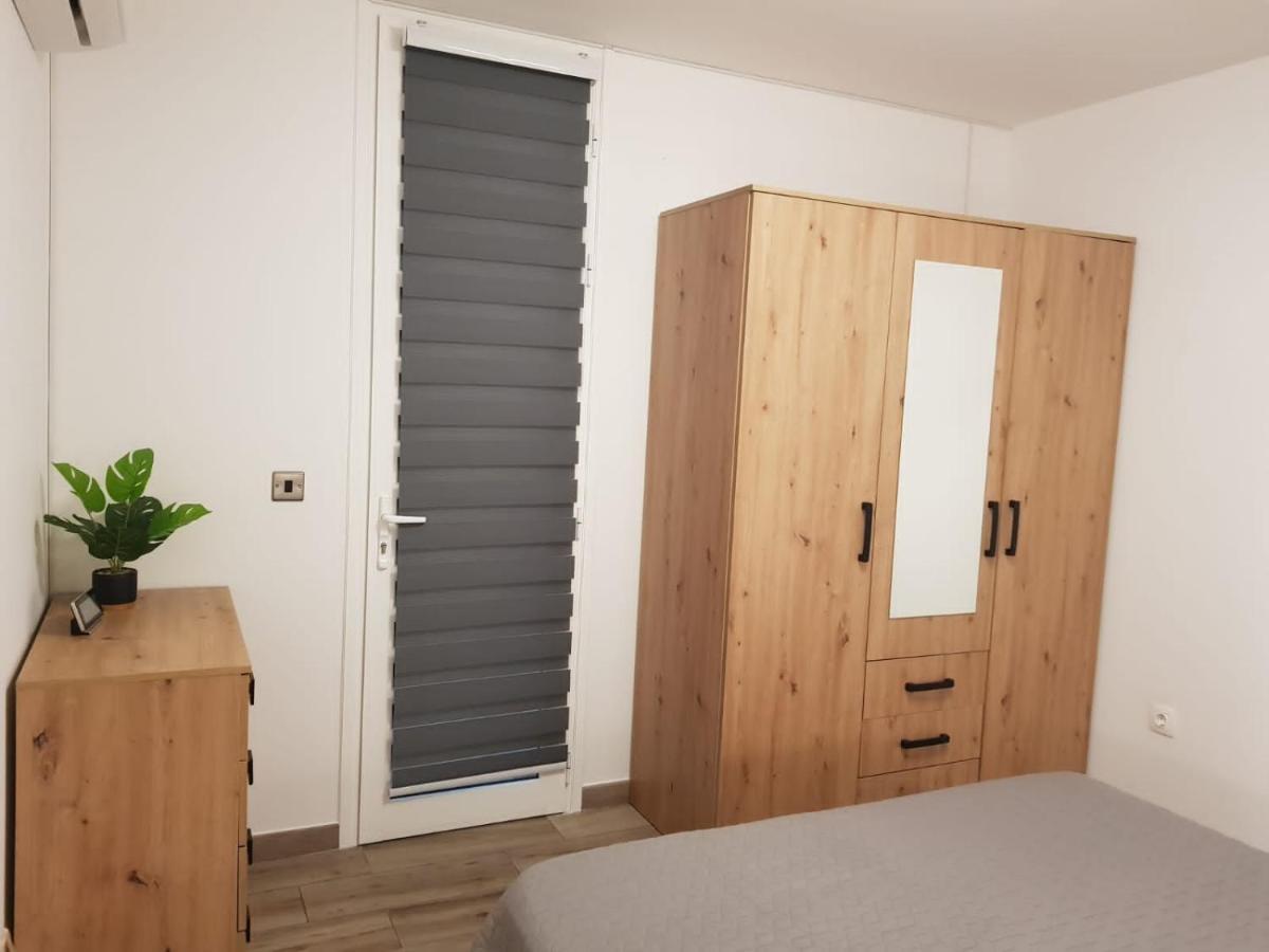 Family Comfortable Apartment Арона Екстер'єр фото