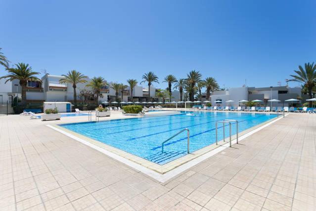 Family Comfortable Apartment Арона Екстер'єр фото